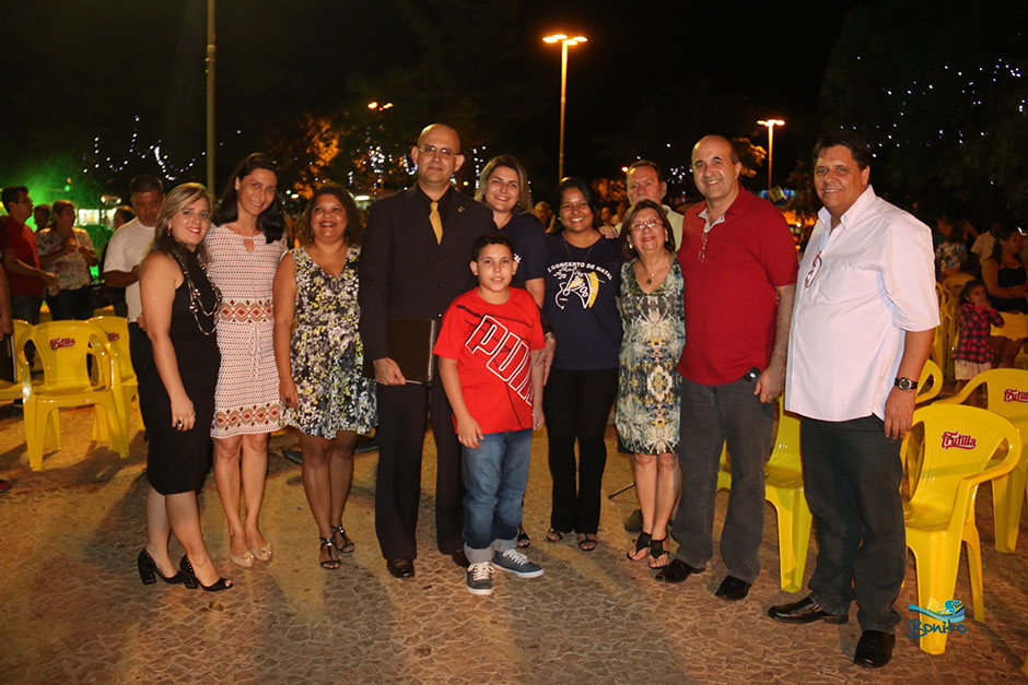 Noite de Concerto Natalino e prêmios na Praça da Liberdade em Bonito