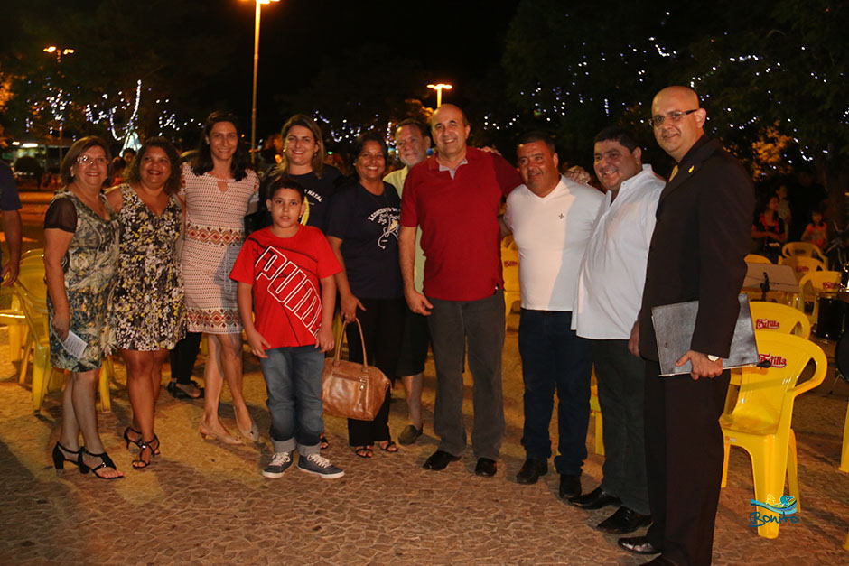 Noite de Concerto Natalino e prêmios na Praça da Liberdade em Bonito