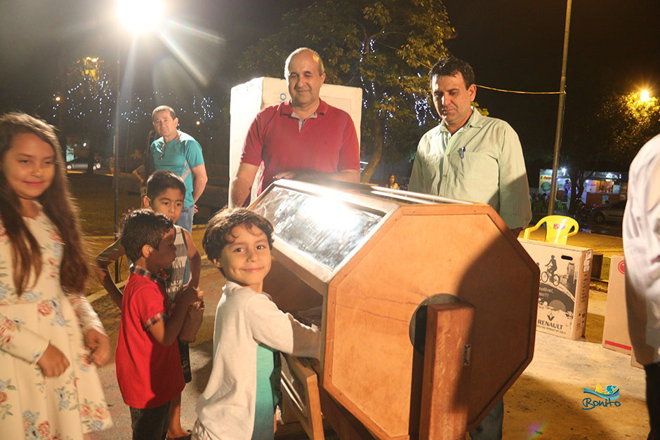 Noite de Concerto Natalino e prêmios na Praça da Liberdade em Bonito