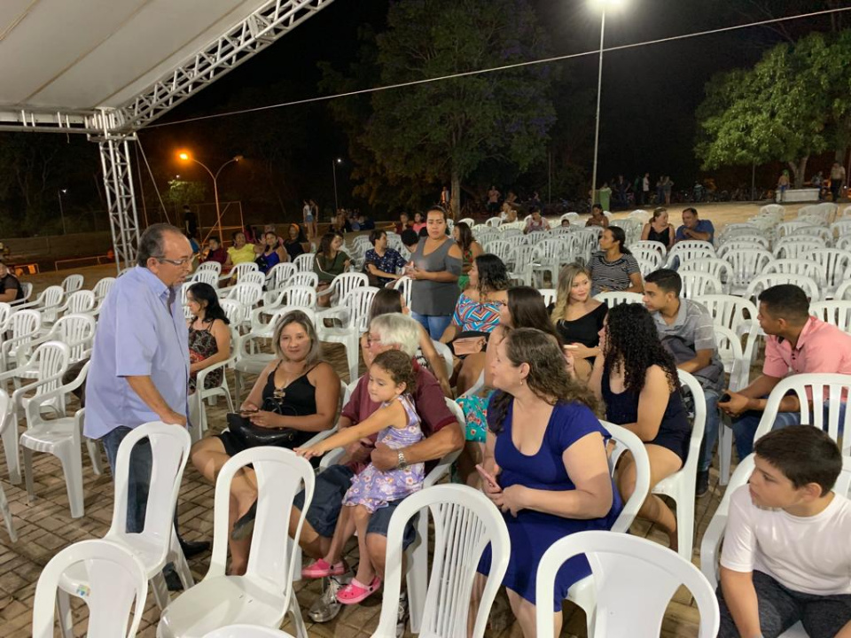 Prefeito entrega certificados de curso de aprimoramento profissional
