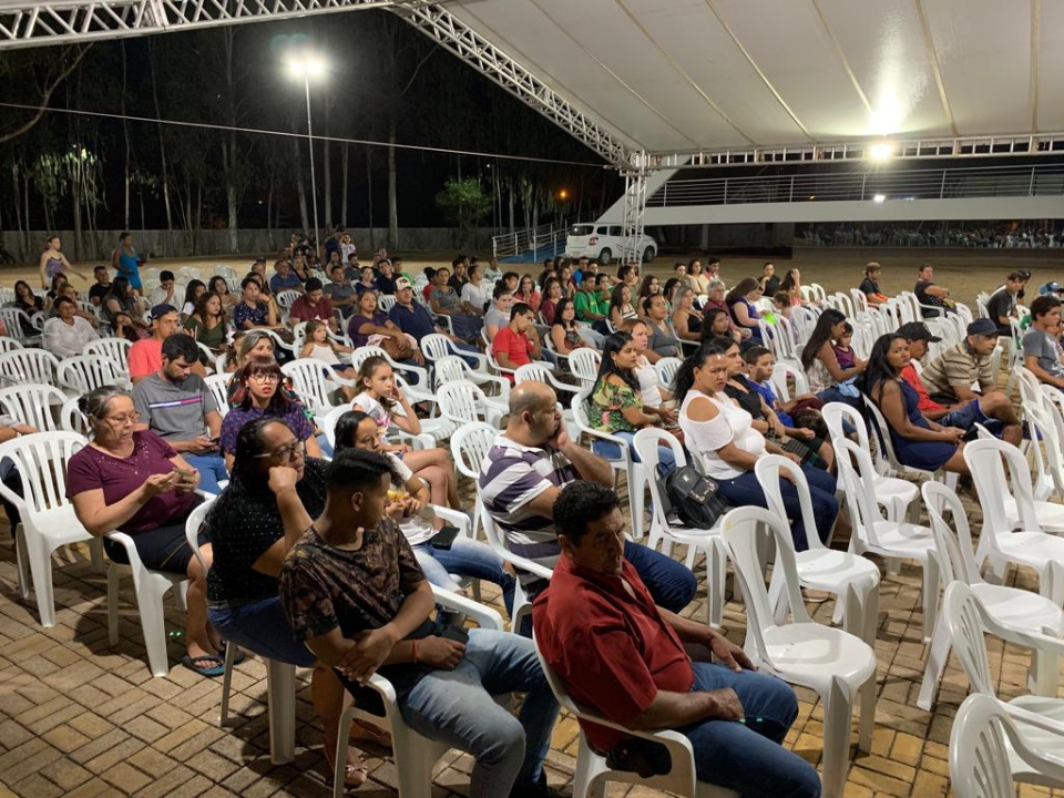 Prefeito entrega certificados de curso de aprimoramento profissional