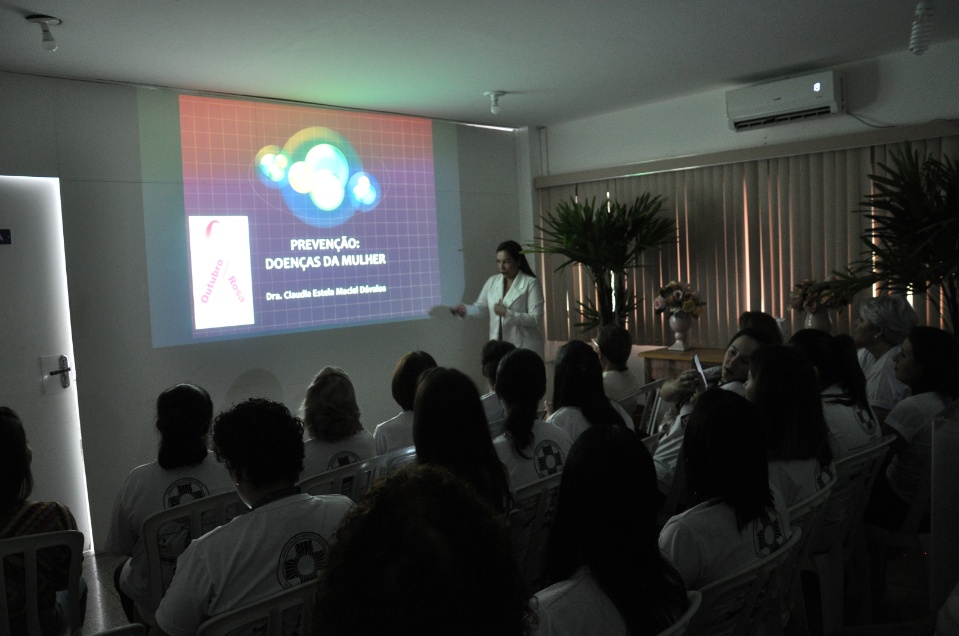Hospital Darci João Bigaton realiza palestra para servidoras