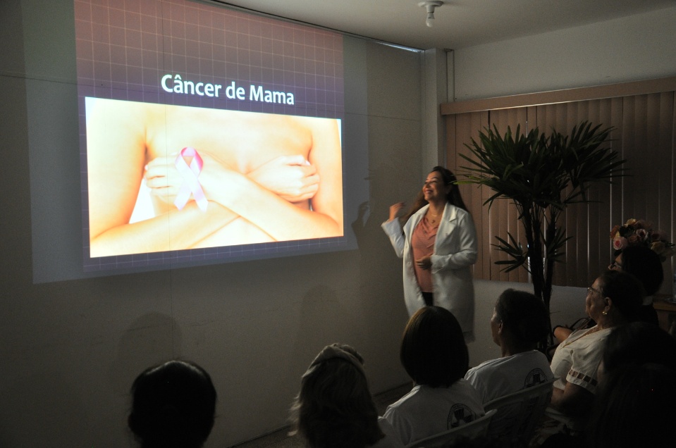 Hospital Darci João Bigaton realiza palestra para servidoras