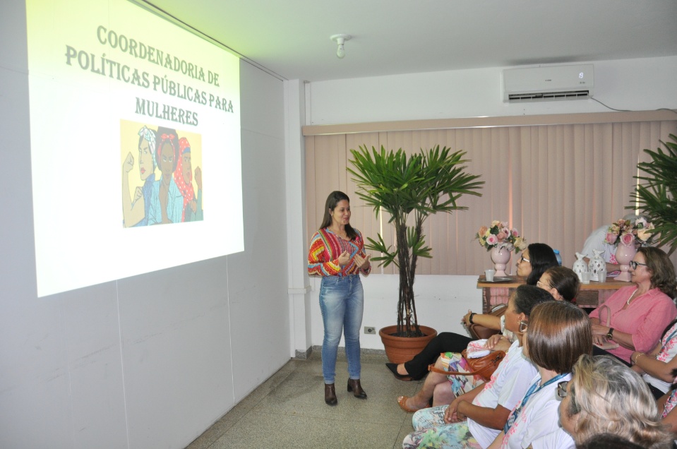 Hospital Darci João Bigaton realiza palestra para servidoras