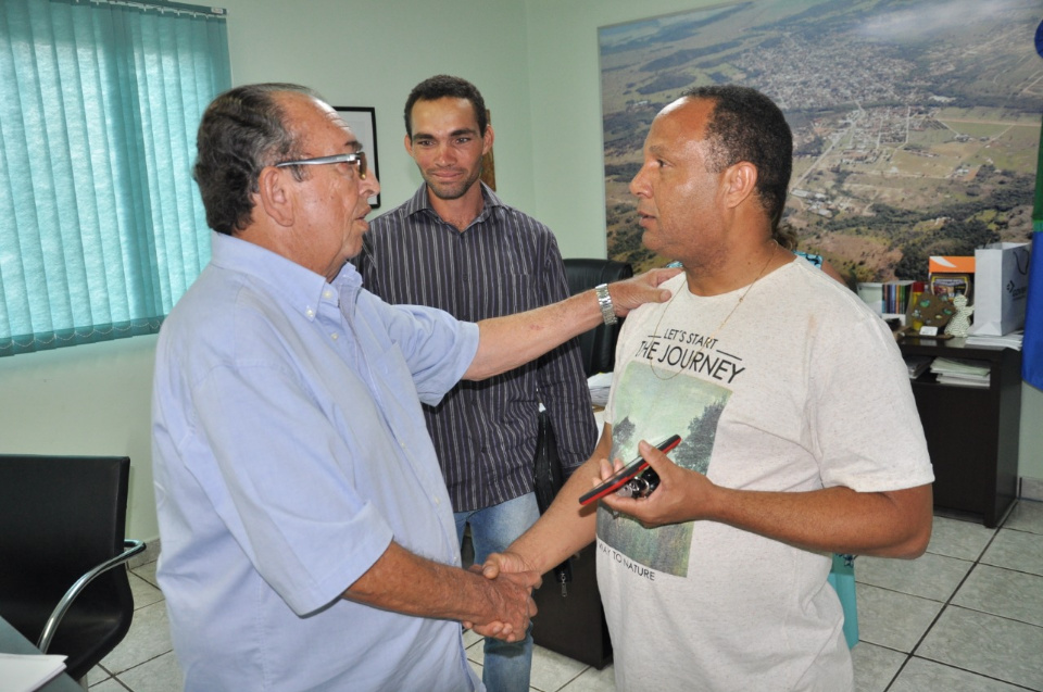 Prefeito Municipal dá posse a novo servidor concursado