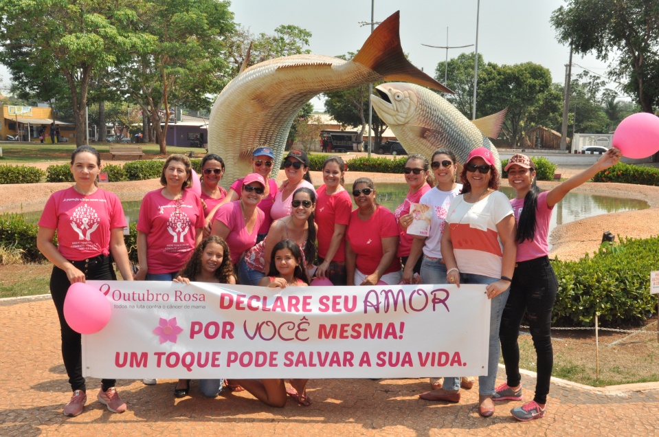 Caminhada encerra a programação do Outubro Rosa