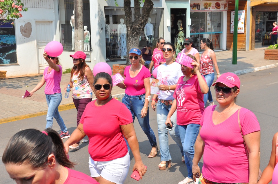 Caminhada encerra a programação do Outubro Rosa