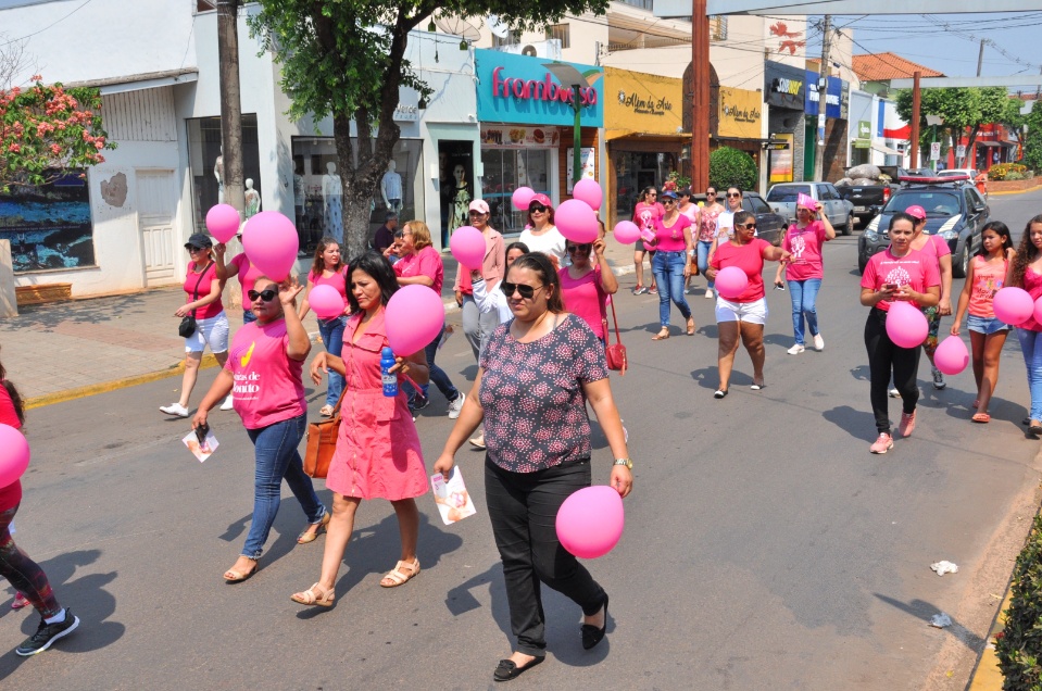 Caminhada encerra a programação do Outubro Rosa