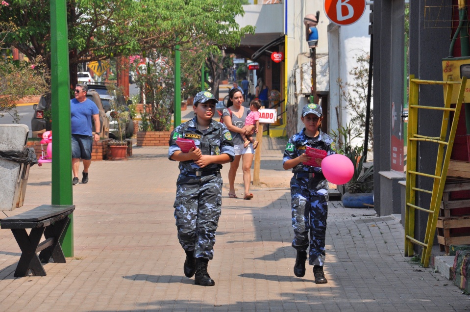 Caminhada encerra a programação do Outubro Rosa