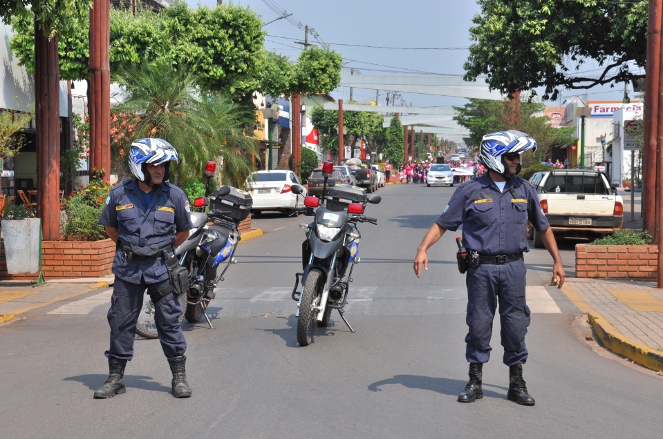Caminhada encerra a programação do Outubro Rosa