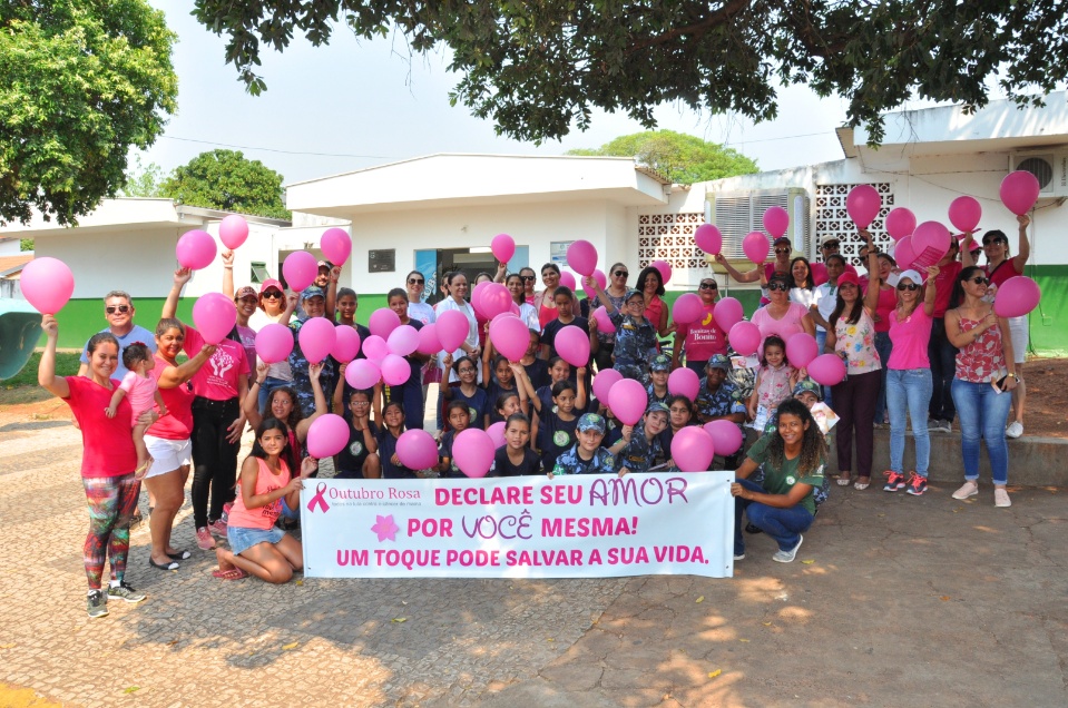 Caminhada encerra a programação do Outubro Rosa