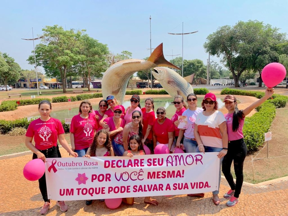 Caminhada encerra a programação do Outubro Rosa