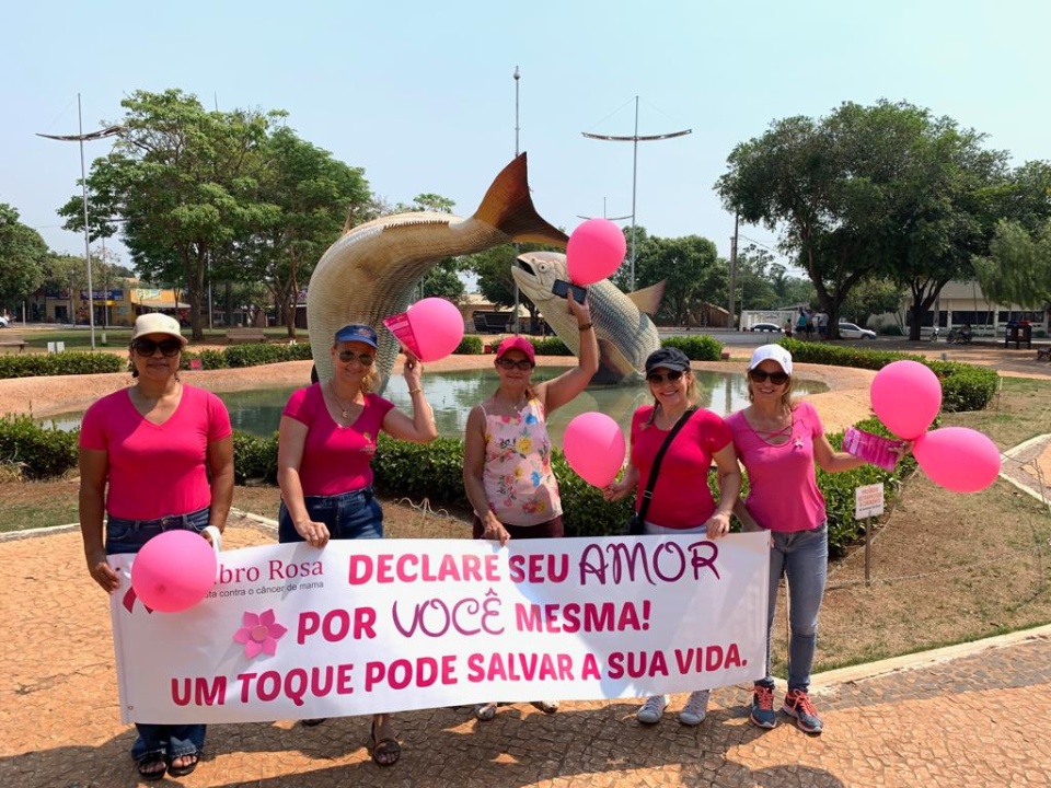 Caminhada encerra a programação do Outubro Rosa