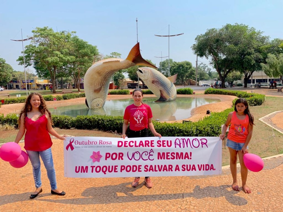 Caminhada encerra a programação do Outubro Rosa