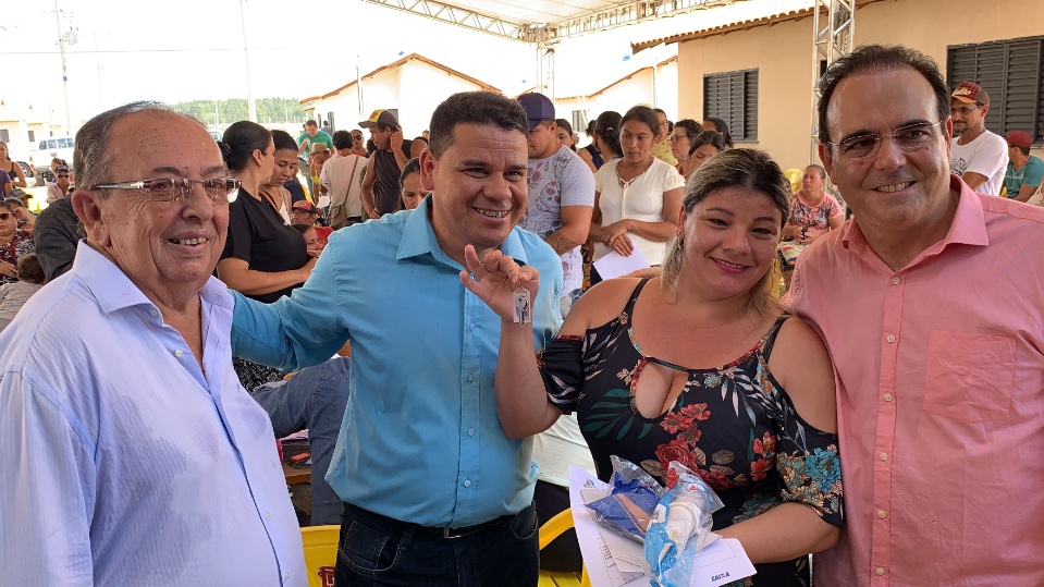 Governo estadual e prefeitura entregam Residencial Rio Bonito I