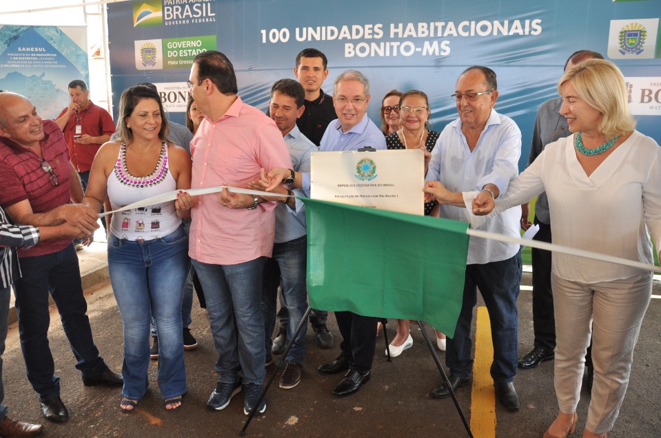 Governo estadual e prefeitura entregam Residencial Rio Bonito I