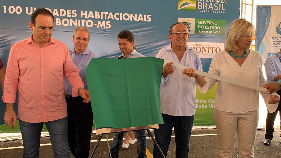 Governo estadual e prefeitura entregam Residencial Rio Bonito I