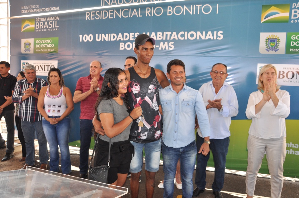 Governo estadual e prefeitura entregam Residencial Rio Bonito I
