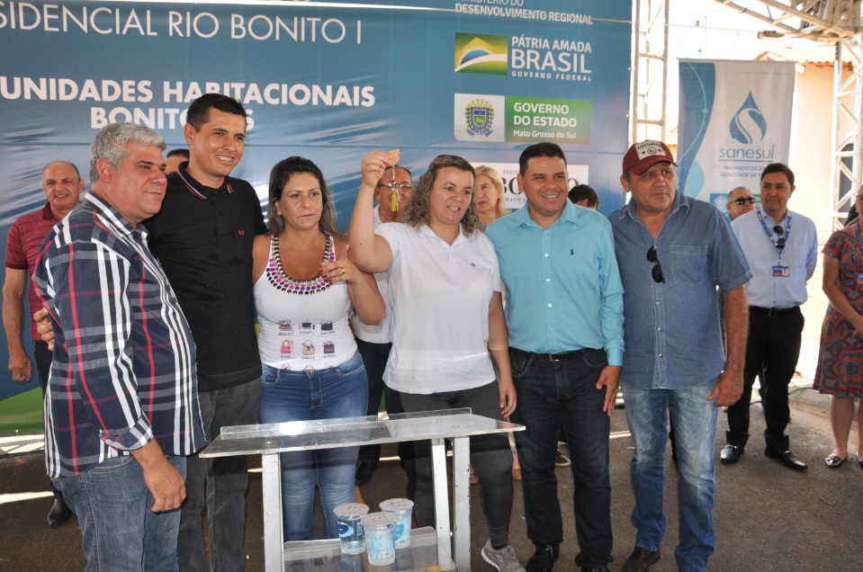 Governo estadual e prefeitura entregam Residencial Rio Bonito I