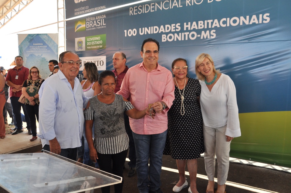 Governo estadual e prefeitura entregam Residencial Rio Bonito I