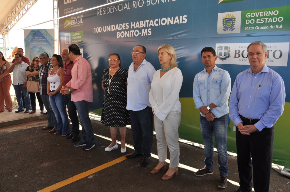 Governo estadual e prefeitura entregam Residencial Rio Bonito I