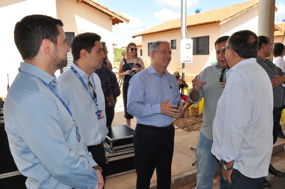 Governo estadual e prefeitura entregam Residencial Rio Bonito I
