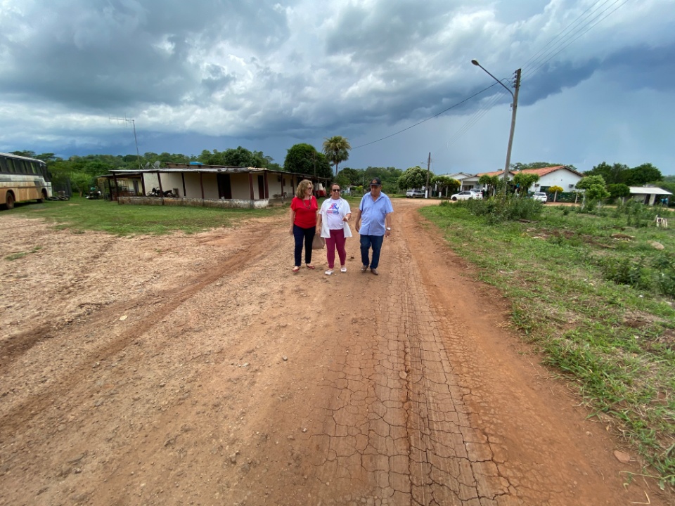 Prefeito Municipal visita o assentamento Guaicurus