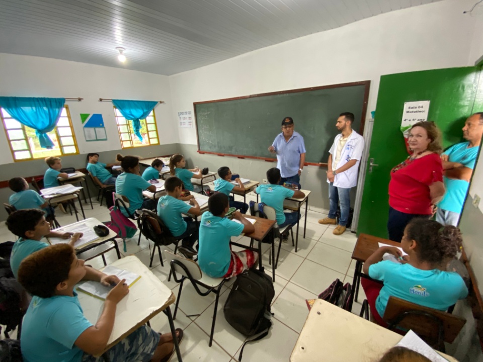 Prefeito Municipal visita o assentamento Guaicurus