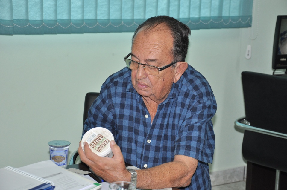 Prefeito recebe representantes de empresa de insumos minerais