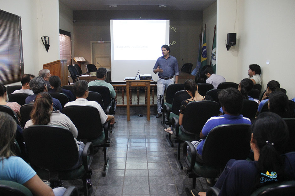 Agentes de endemias e agentes comunitários de Bonito recebem treinamento para combater o Aedes aegypti