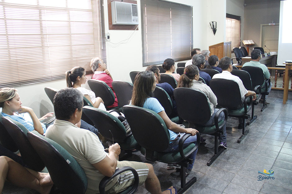 Agentes de endemias e agentes comunitários de Bonito recebem treinamento para combater o Aedes aegypti