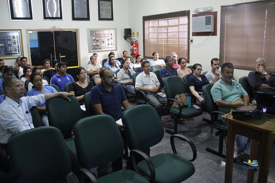 Agentes de endemias e agentes comunitários de Bonito recebem treinamento para combater o Aedes aegypti