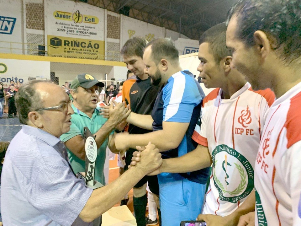 Prefeito participa do encerramento da 3ª Copa Evangélica de Futsal