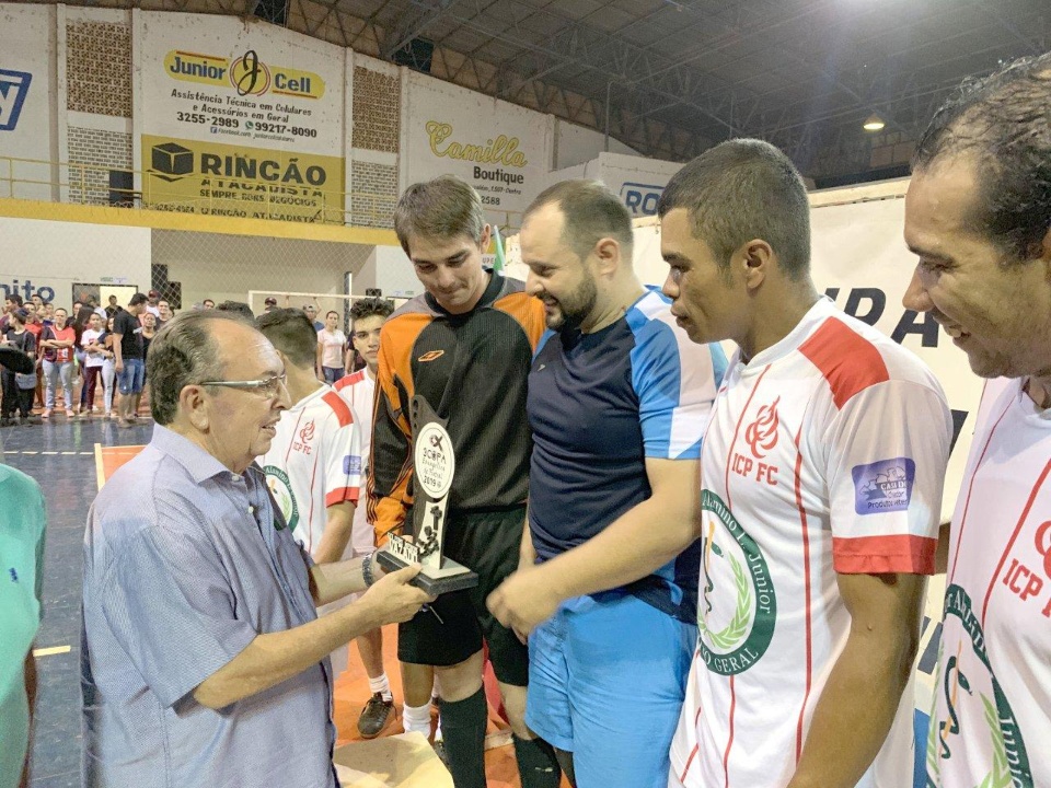 Prefeito participa do encerramento da 3ª Copa Evangélica de Futsal