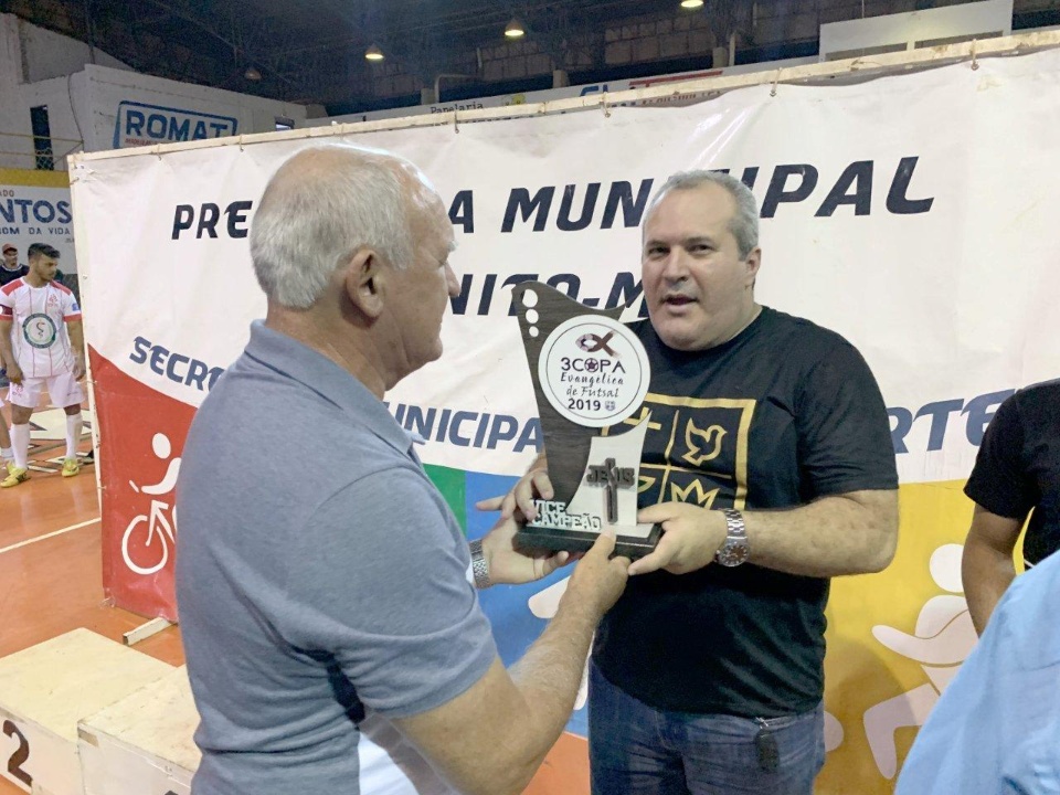 Prefeito participa do encerramento da 3ª Copa Evangélica de Futsal