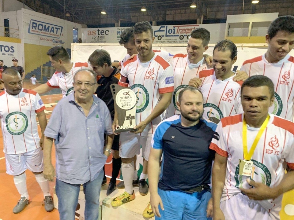 Prefeito participa do encerramento da 3ª Copa Evangélica de Futsal