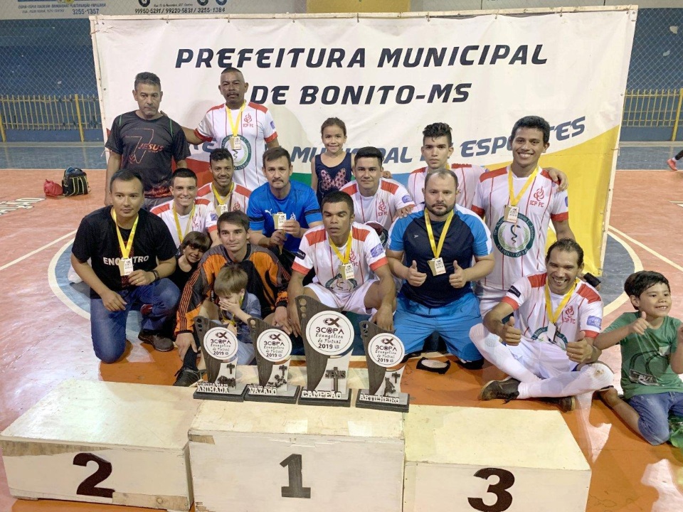 Prefeito participa do encerramento da 3ª Copa Evangélica de Futsal