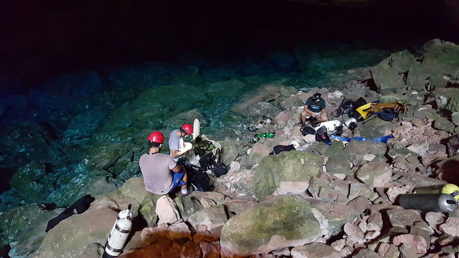 Começa a 2ª etapa da expedição de mergulho na Gruta do Lago Azul