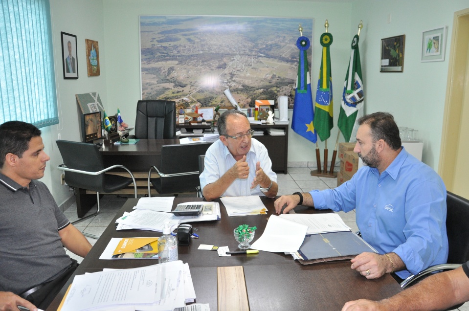 Prefeito assina parceria para vinda da Unidade Móvel SESC Saúde da Mulher
