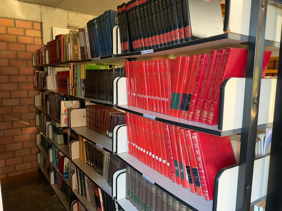 Biblioteca Municipal funciona de segunda a sexta
