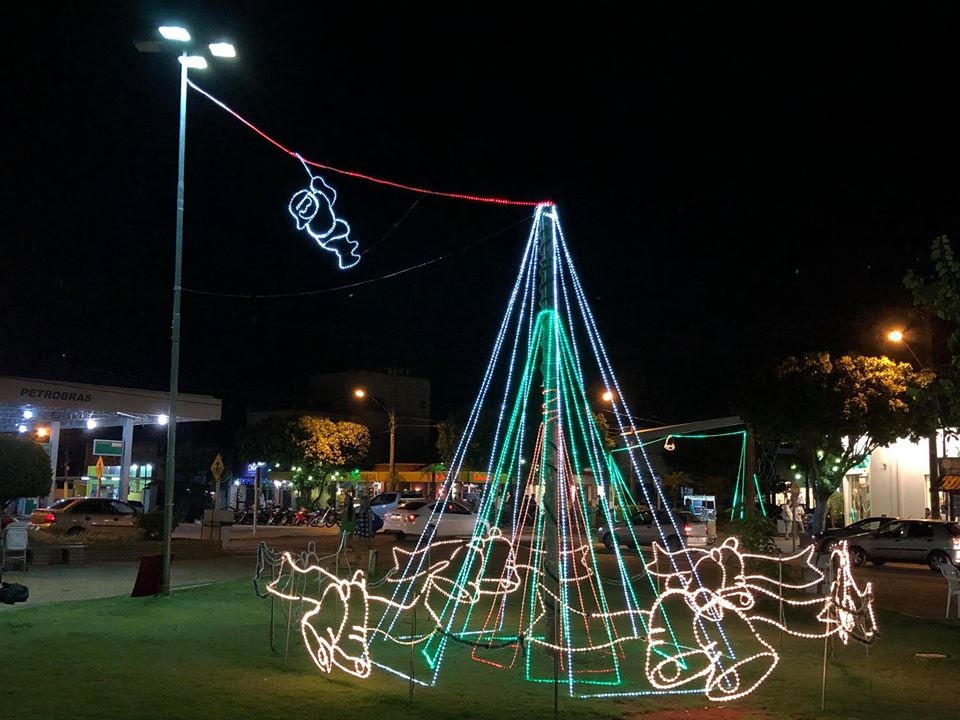 Prefeitura vai acender iluminação de Natal neste sábado
