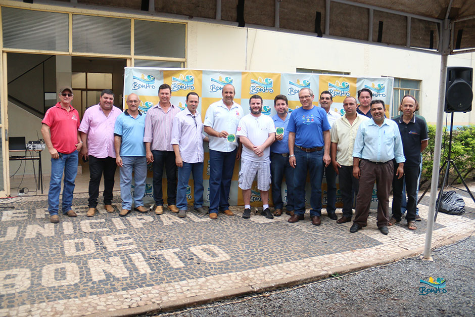 Prefeitura lança selo de vistoria do transporte turístico de Bonito