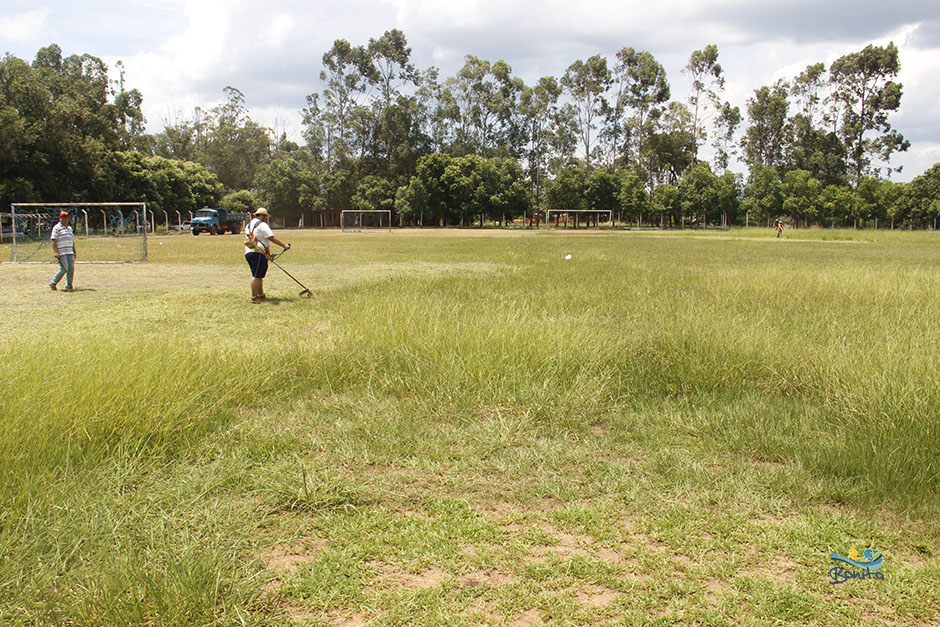Prefeitura faz mutirão de limpeza no Campo União