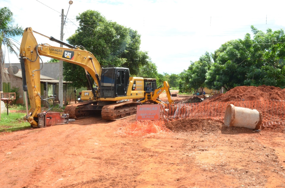 Prefeitura retoma as obras de asfaltamento da Vila Machado