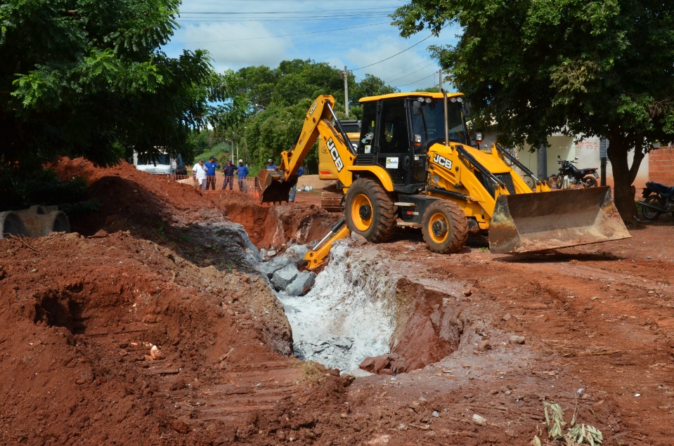Prefeitura retoma as obras de asfaltamento da Vila Machado