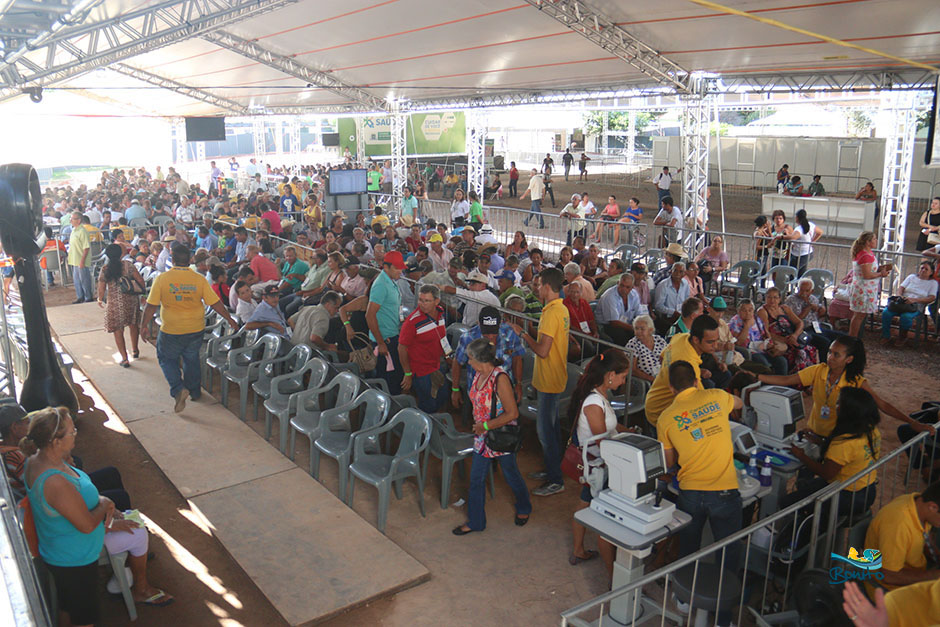 Prefeitura de Bonito leva centenas de pacientes para a Caravana da Saúde