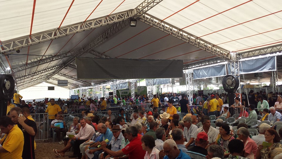 Prefeitura de Bonito leva centenas de pacientes para a Caravana da Saúde