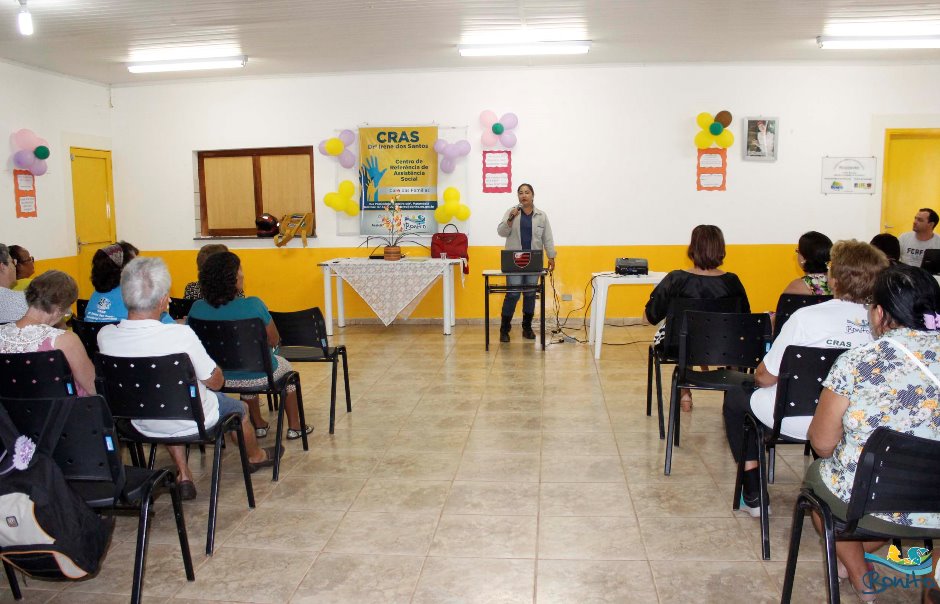 Reunião no CRAS tem palestra sobre cuidados com a dengue