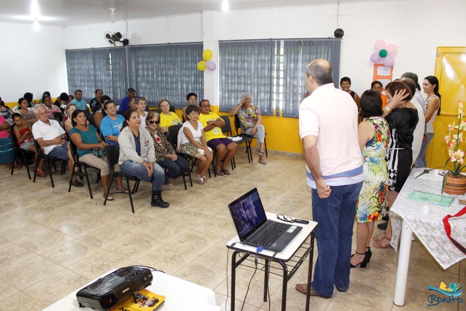 Reunião no CRAS tem palestra sobre cuidados com a dengue