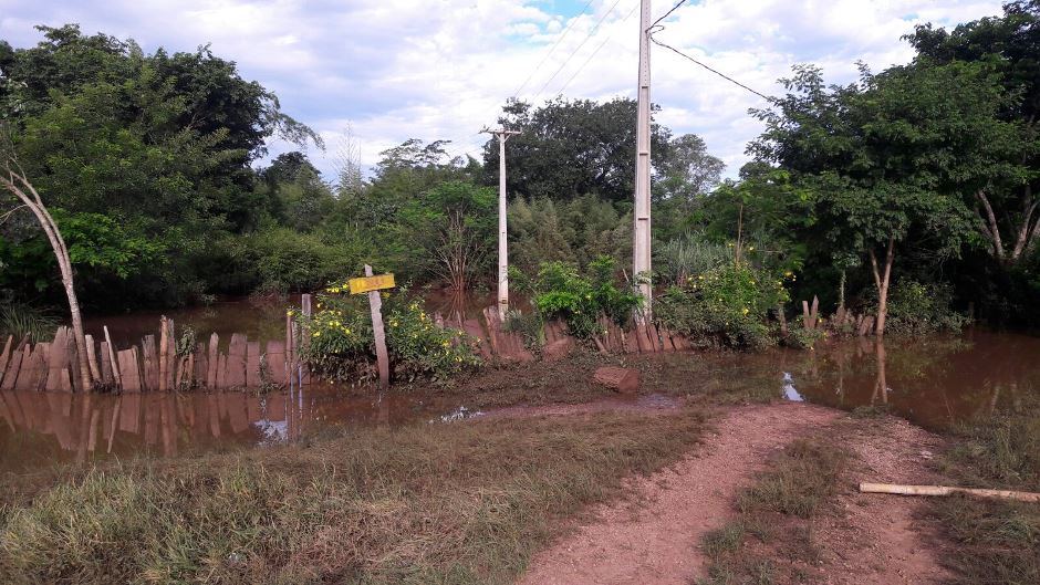Vice-Prefeito Josmail visita lugares afetados pelas fortes chuvas e prefeitura doa cestas básicas para famílias